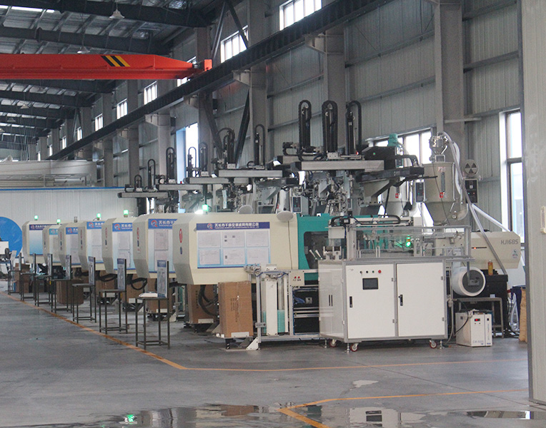 全自動化注塑車間